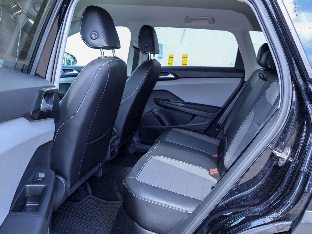 Certified 2022 Volkswagen Taos SE AWD/4WD image 14