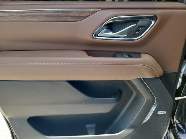 Used 2024 Chevrolet Suburban High Country AWD/4WD image 11