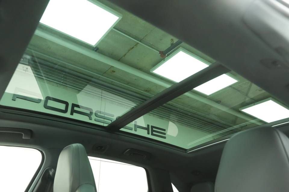 New 2026 Porsche Cayenne image 36