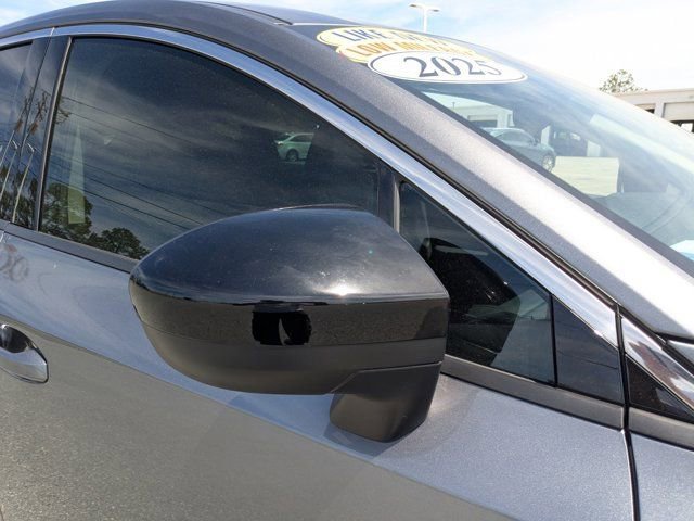 Used 2025 Nissan Murano SV FWD image 12