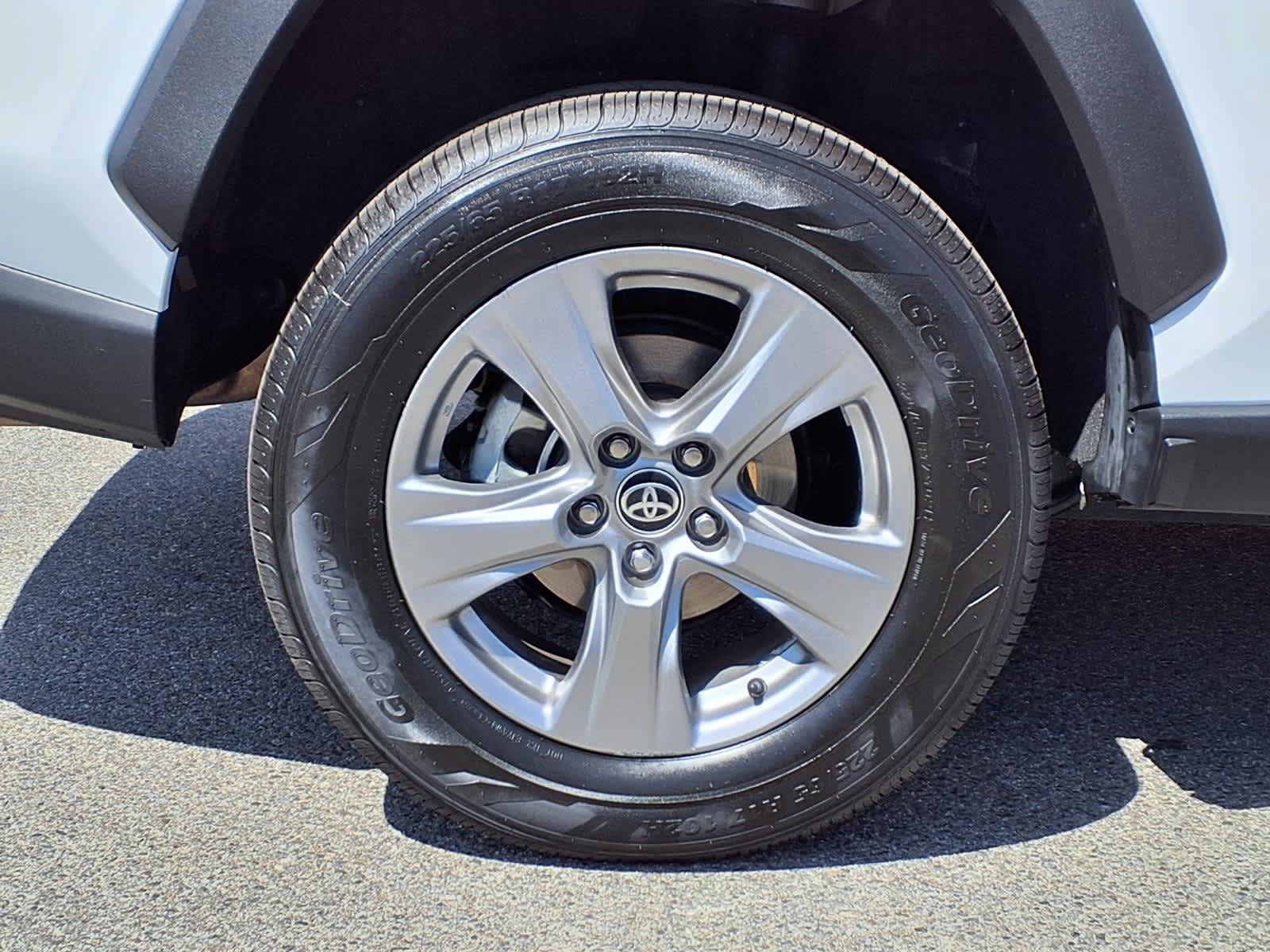 Certified 2024 Toyota RAV4 XLE FWD image 7