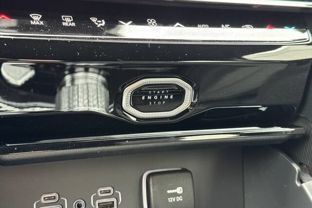 New 2026 Jeep Grand Cherokee Altitude AWD/4WD image 20