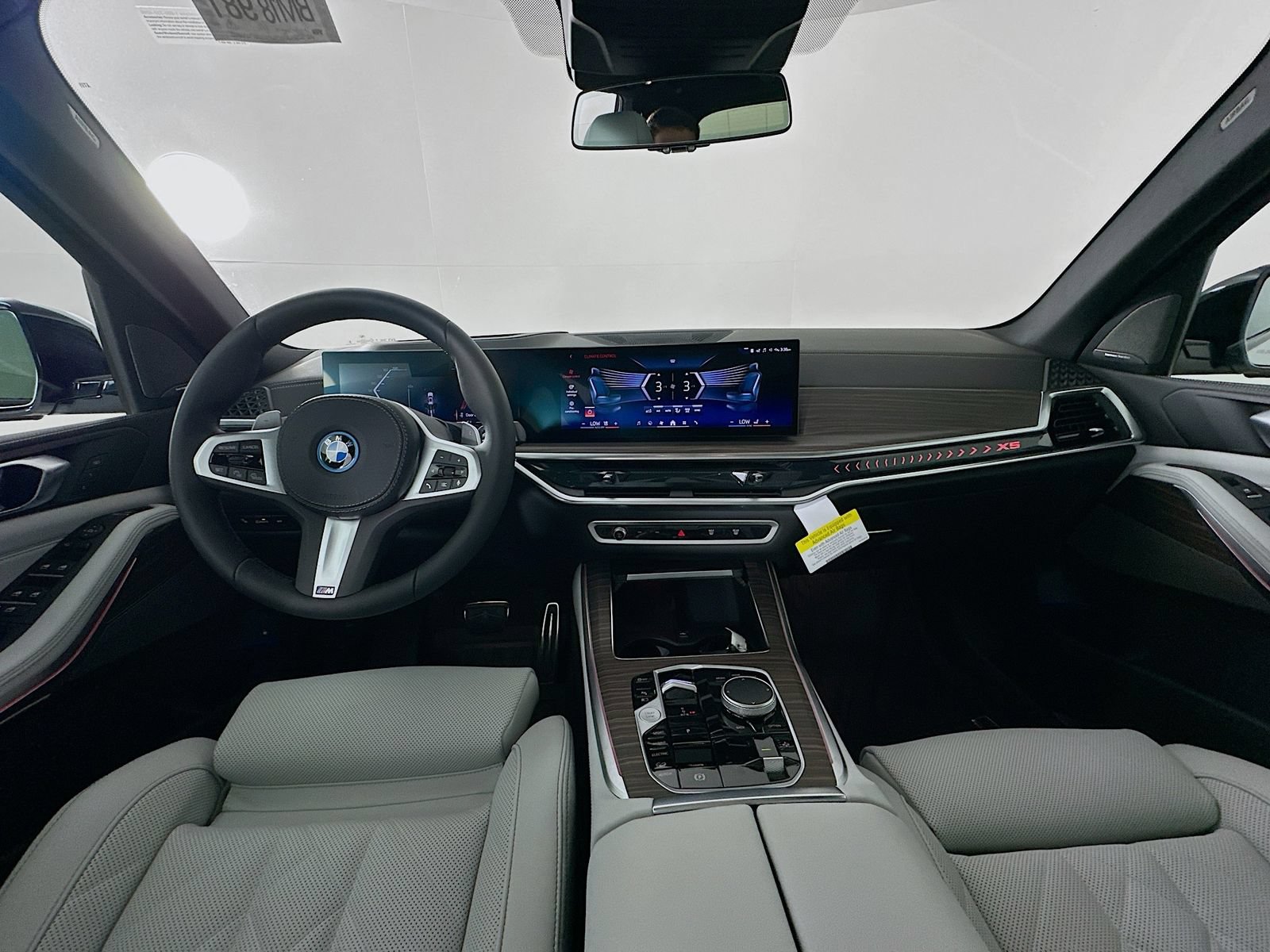 New 2026 BMW X5 xDrive50e w/ M Sport Package AWD/4WD image 14