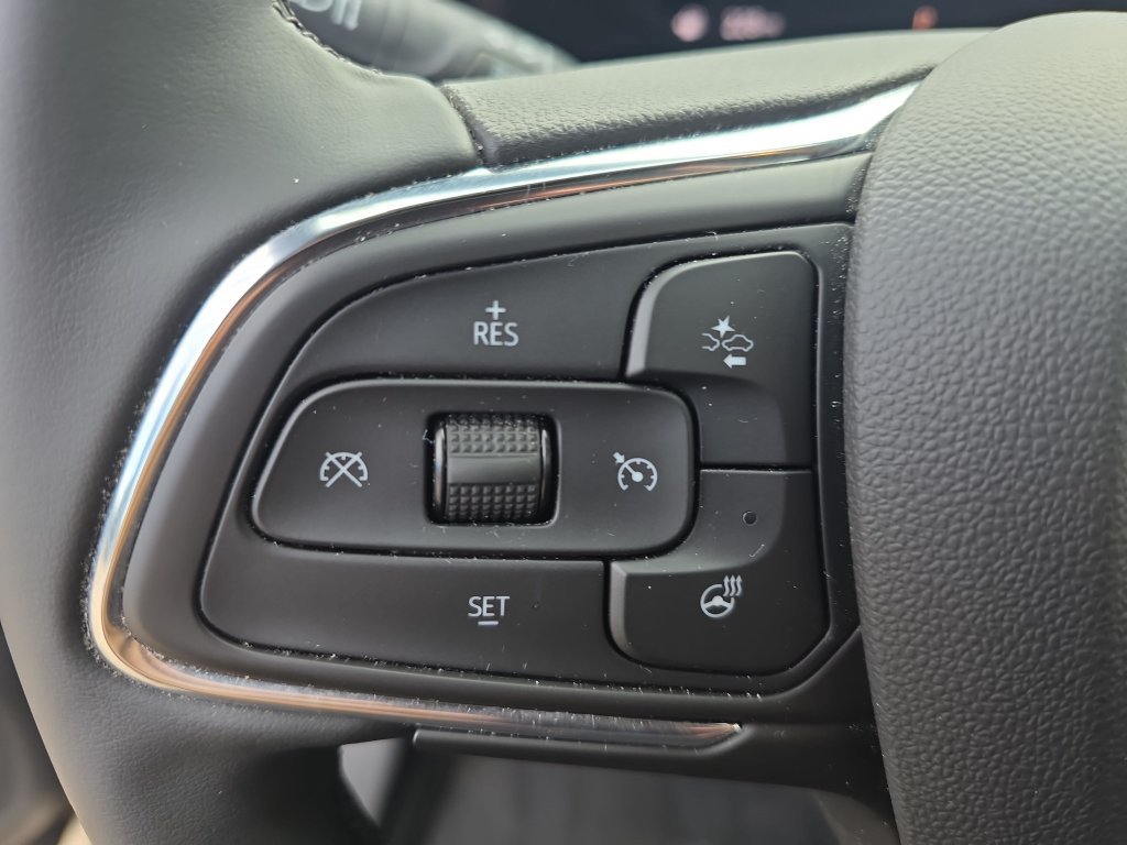 Used 2025 Buick Envista Sport Touring w/ Convenience I Package FWD image 18
