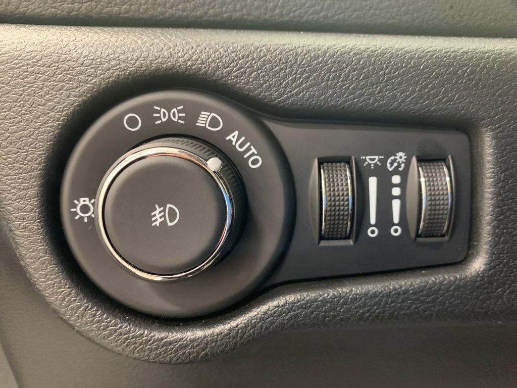Used 2026 Chrysler Pacifica Limited w/ S Appearance Package FWD image 28