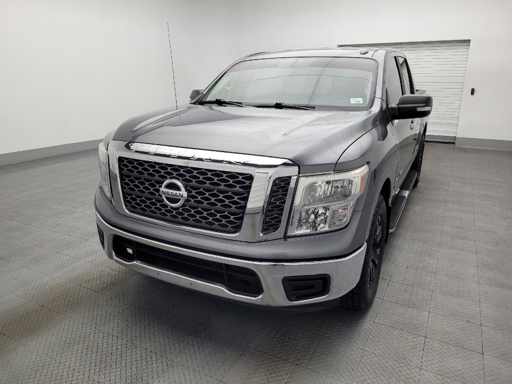 Used 2018 Nissan Titan SV image 15