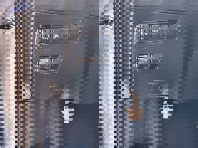 Used 2022 Toyota Corolla Cross XLE image 29