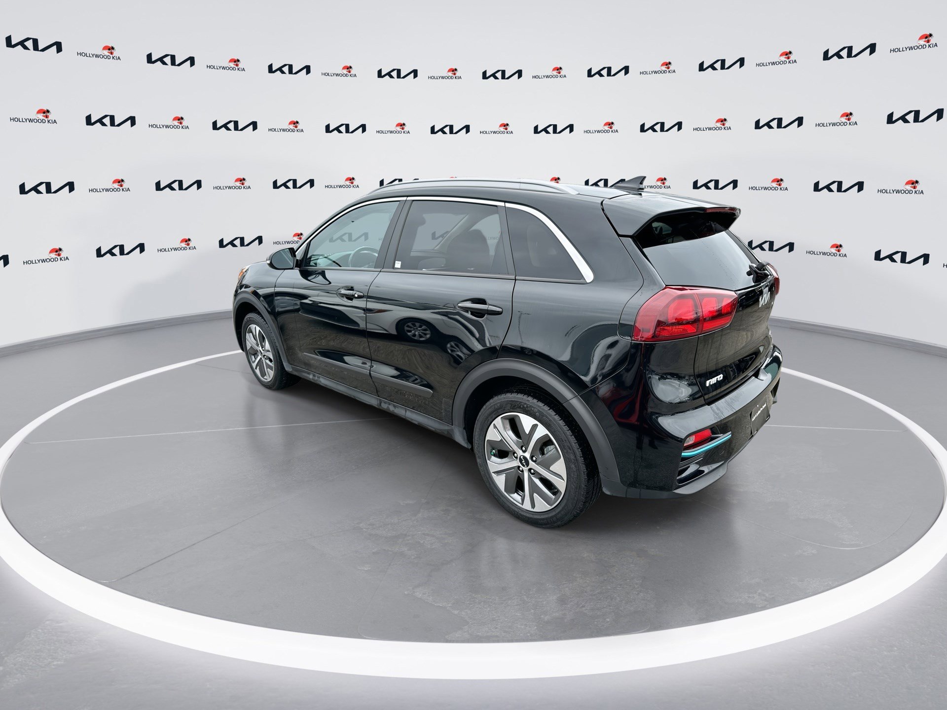 Used 2022 Kia Niro EX image 6