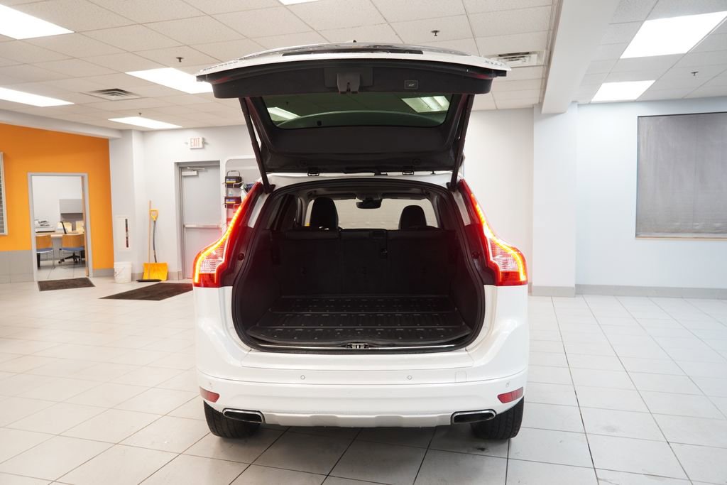 Used 2017 Volvo XC60 T5 Inscription w/ Preferred Option Package image 10