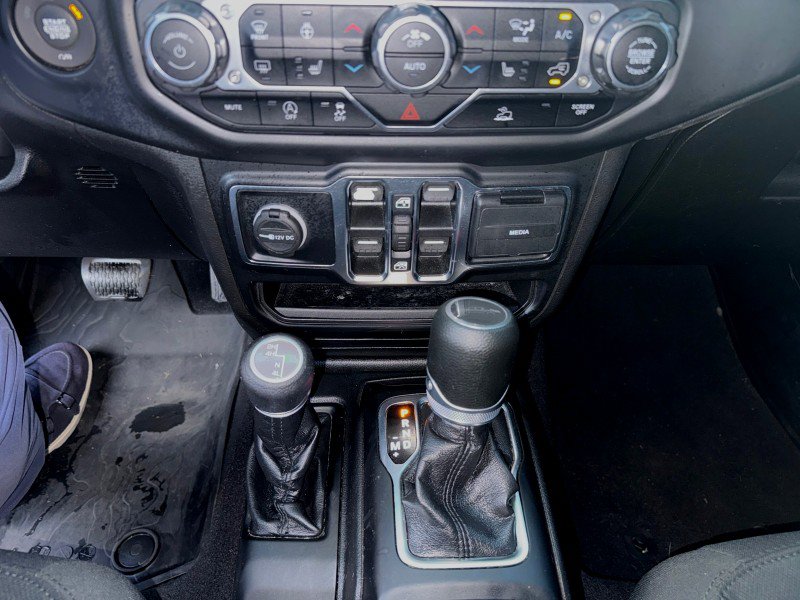 Used 2022 Jeep Gladiator Sport AWD/4WD image 26