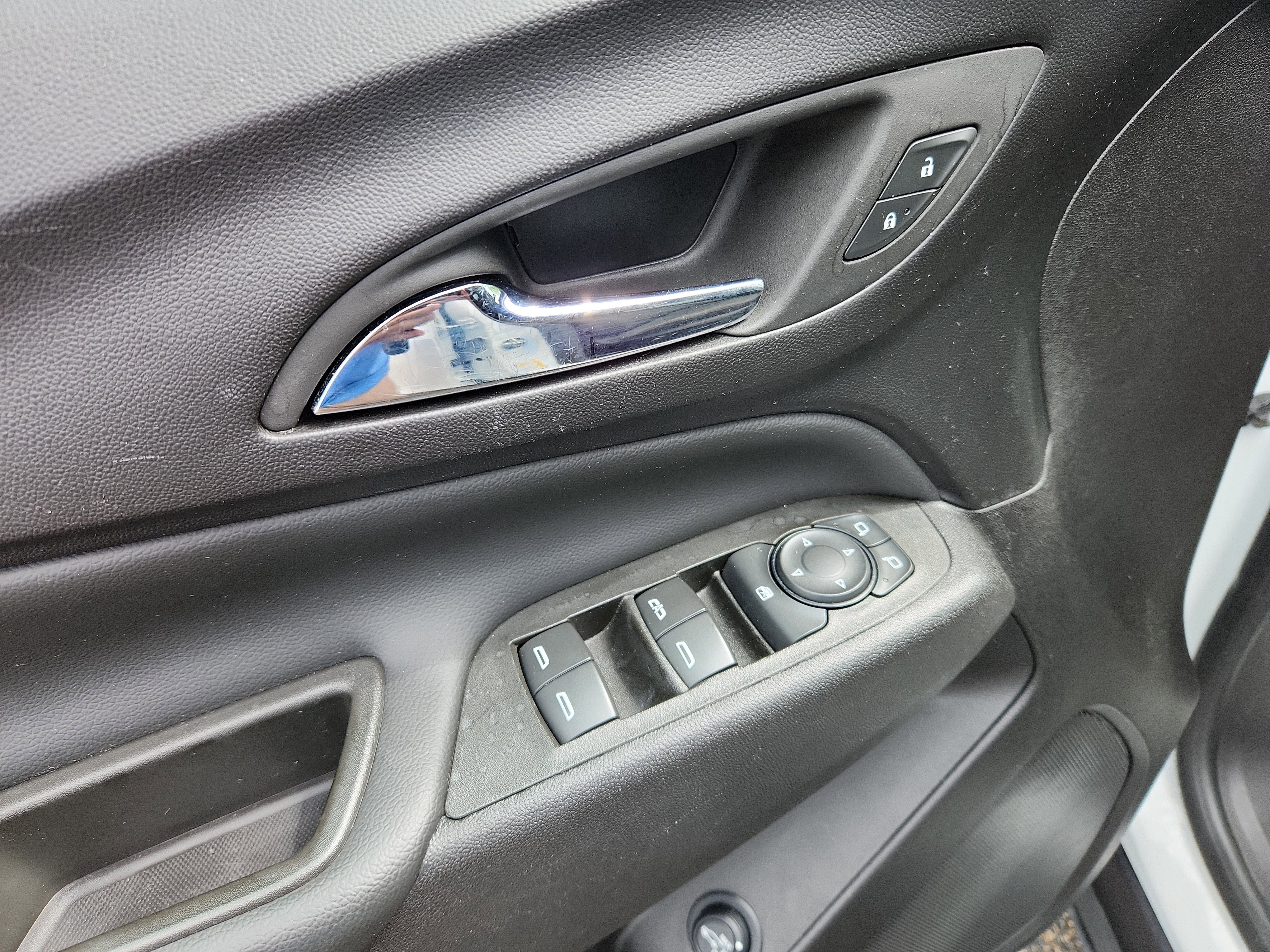 Used 2024 Chevrolet Equinox LT image 22