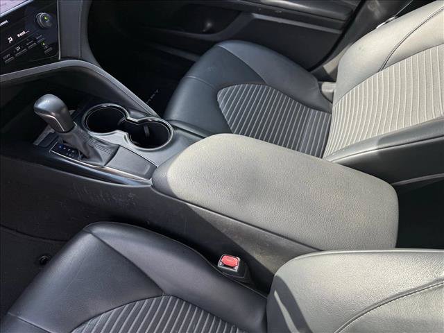 Used 2020 Toyota Camry SE w/ Carpet Mat Package FWD image 13