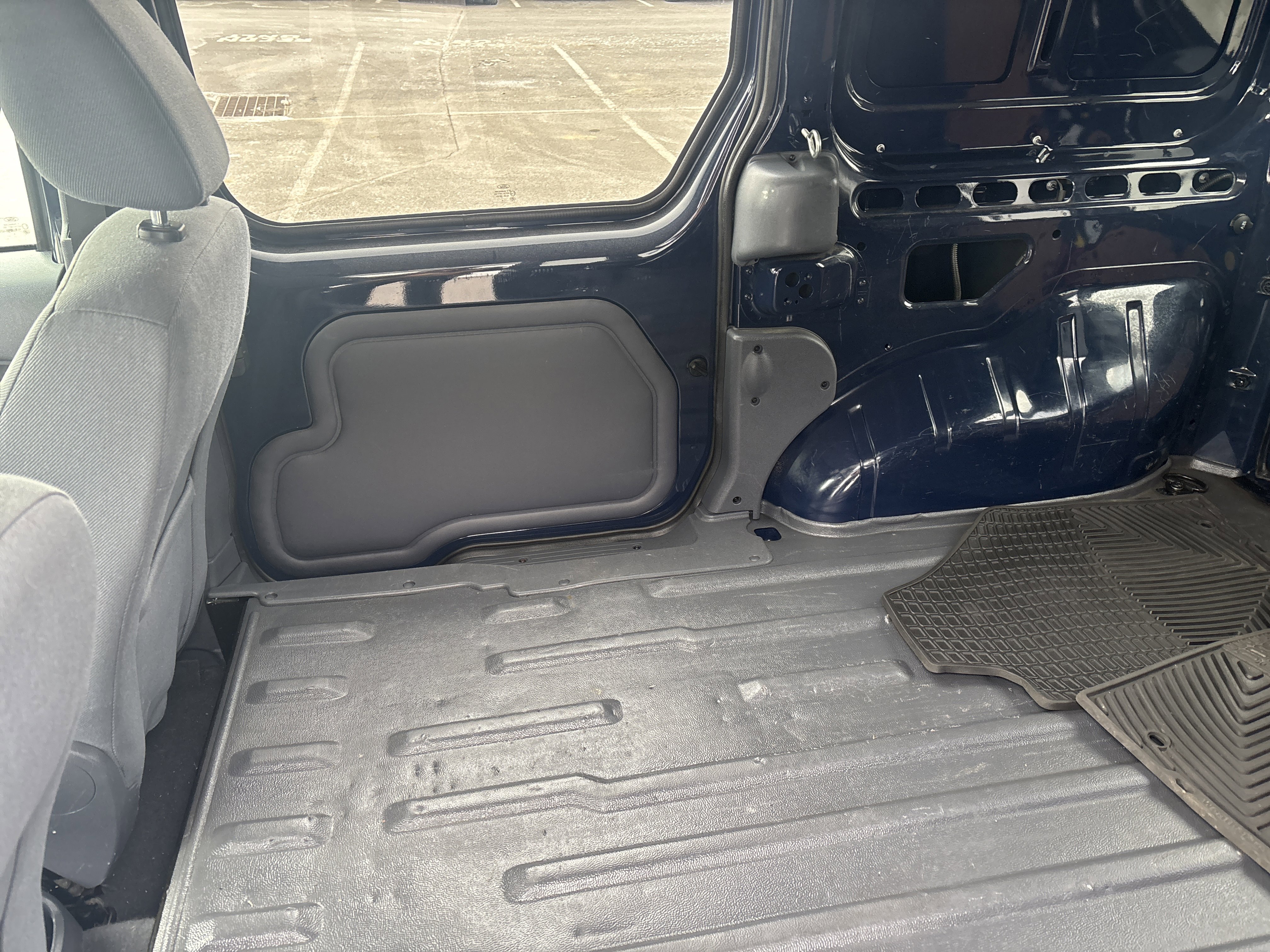 Used 2013 Ford Transit Connect XLT image 14