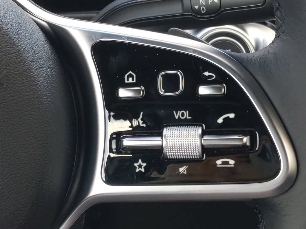 Used 2022 Mercedes-Benz GLB 250 4MATIC image 22