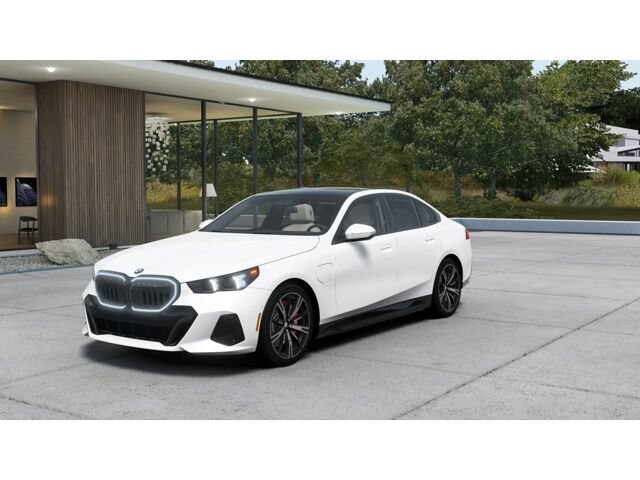 New 2027 BMW 550e xDrive AWD/4WD image 1