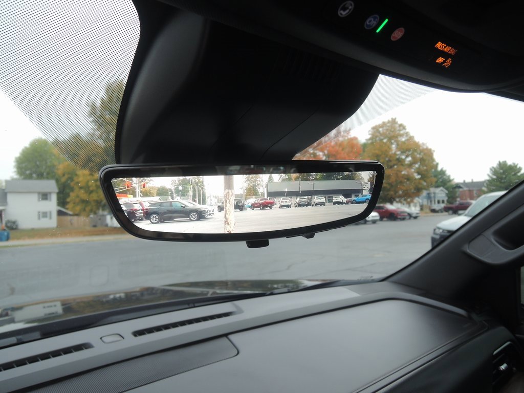 Used 2025 Chevrolet Suburban High Country image 27