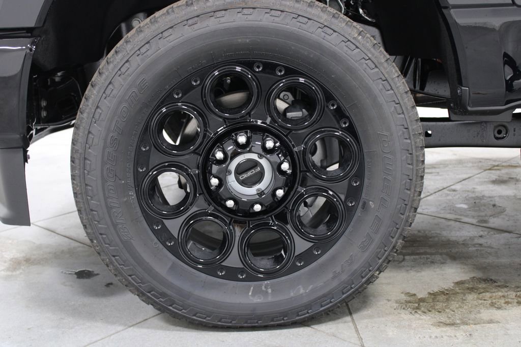 New 2026 Ford F250 Lariat w/ Black Appearance Package image 21