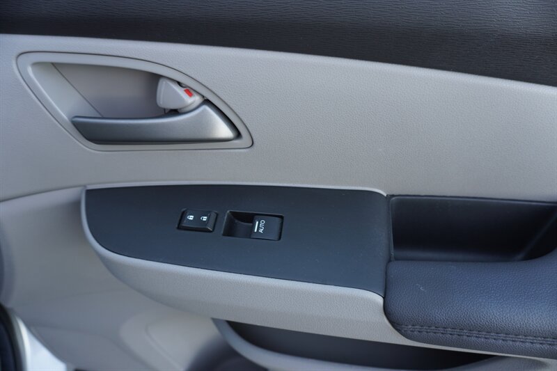 Used 2012 Honda Odyssey EX-L image 38