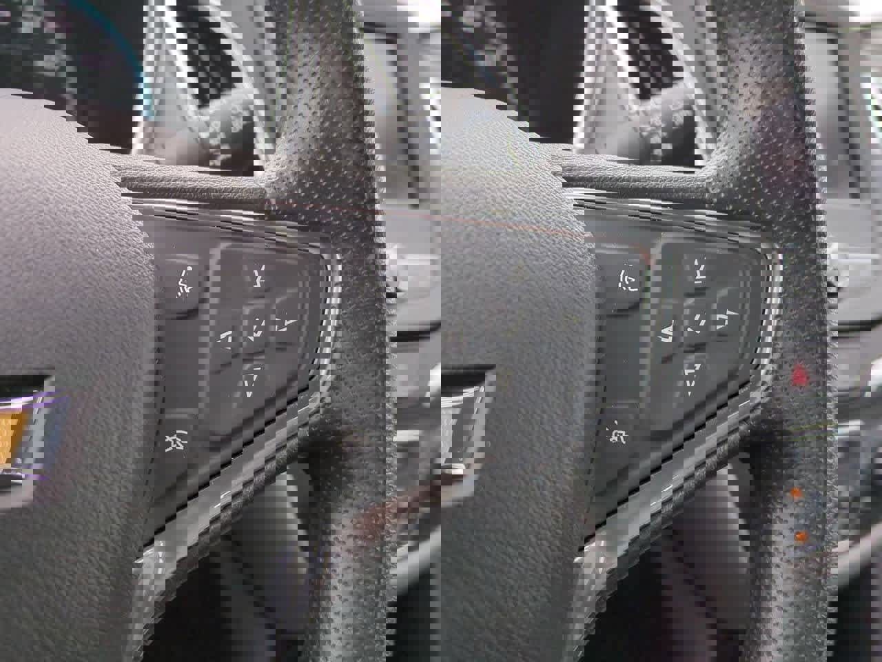 Used 2021 Chevrolet Equinox LS image 24