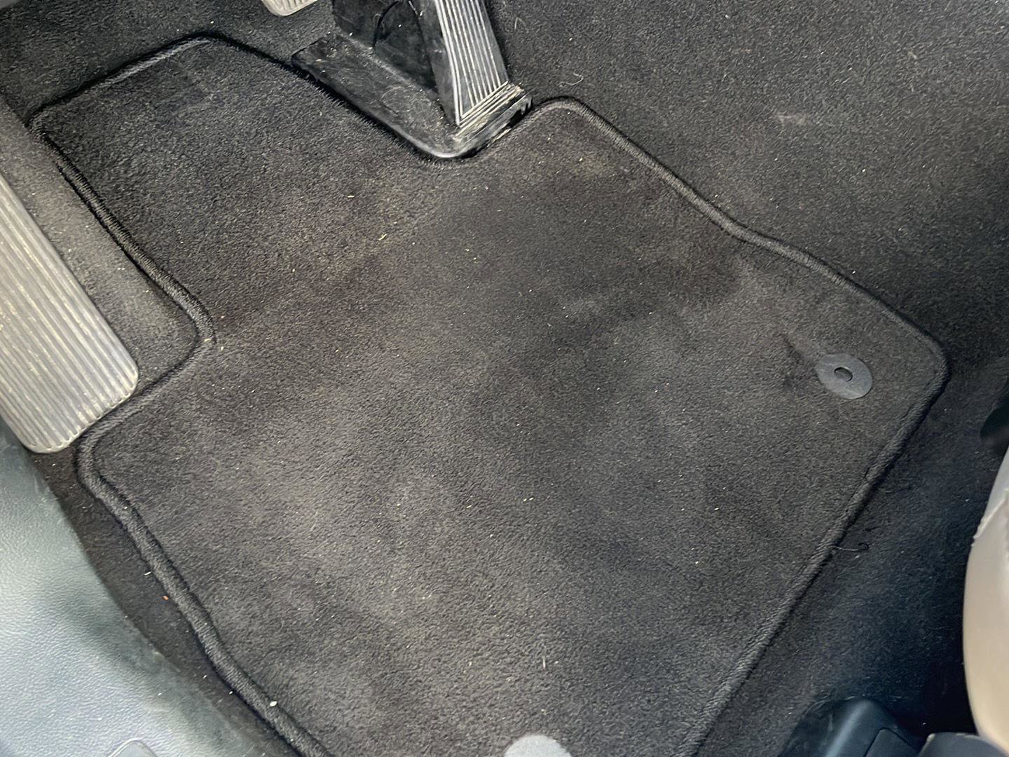 Used 2024 Ford Explorer XLT w/ Equipment Group 202A image 17