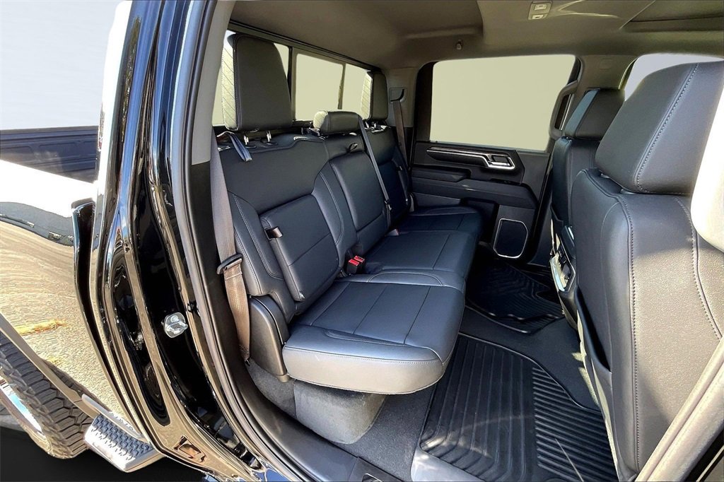 Used 2024 Chevrolet Silverado 2500 LTZ w/ LTZ Convenience Package image 28