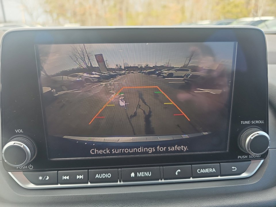 Used 2023 Nissan Rogue SV image 23