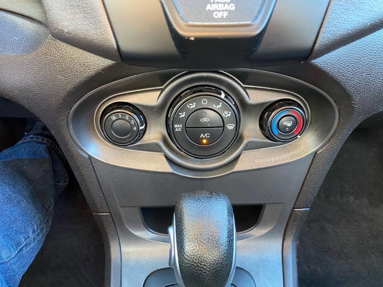 Used 2015 Ford Fiesta S image 15