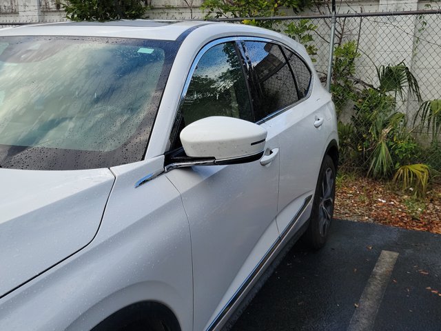 Used 2023 Acura MDX w/ Technology Package FWD image 4