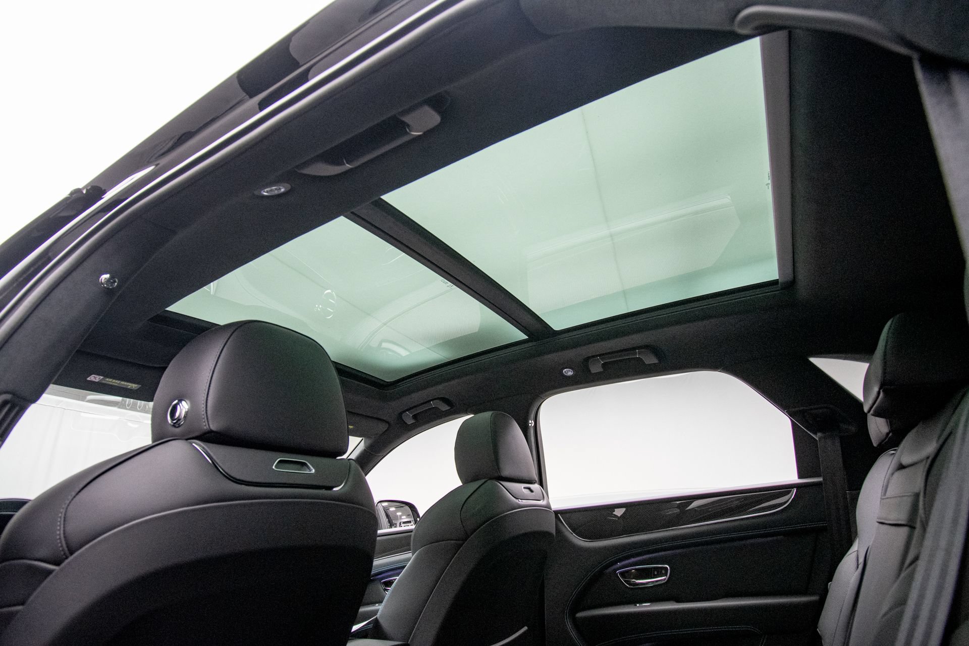 New 2026 Bentley Bentayga AWD/4WD image 30