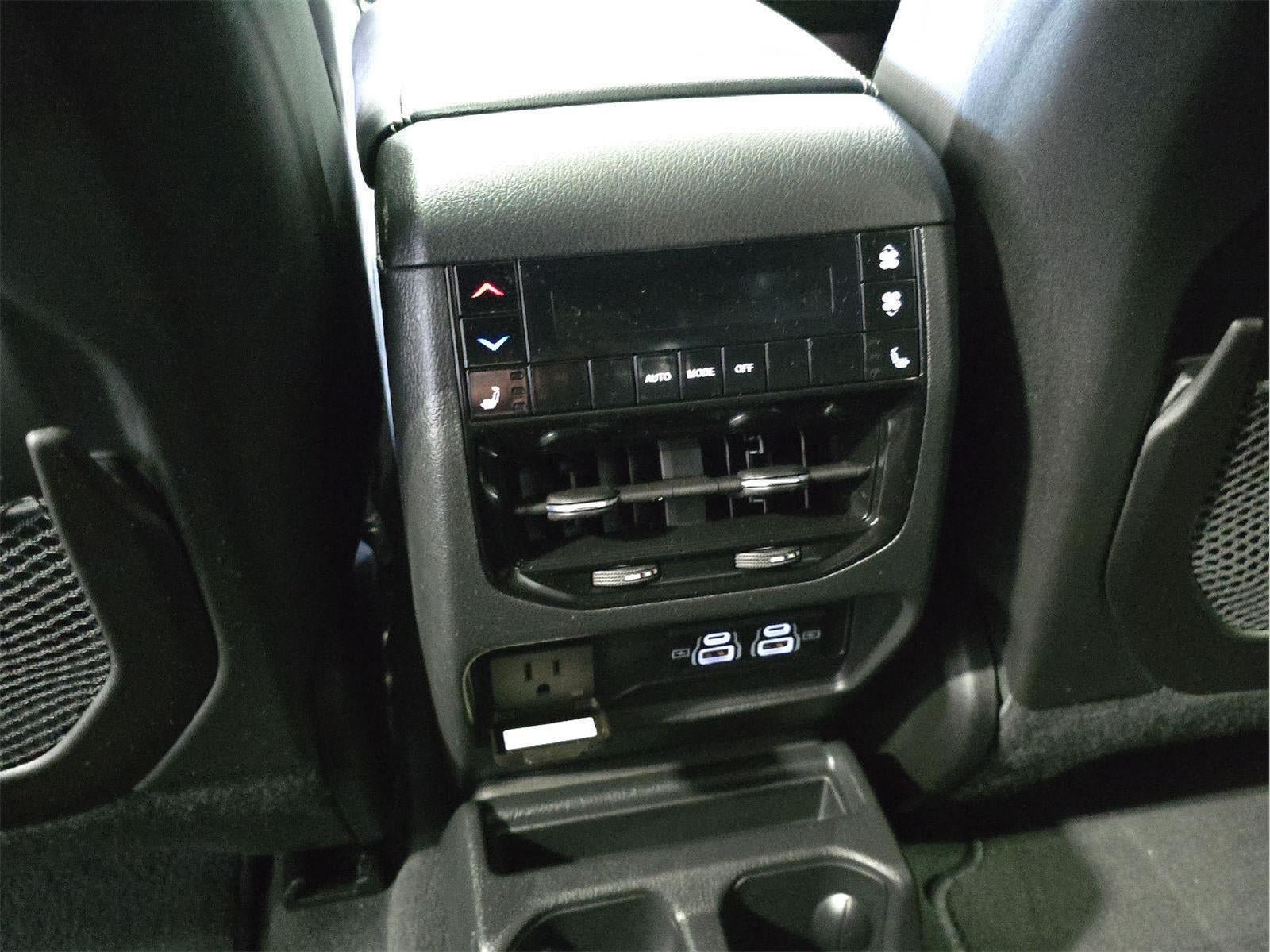 Used 2024 Jeep Grand Cherokee L Limited w/ Luxury Tech Group II AWD/4WD image 20