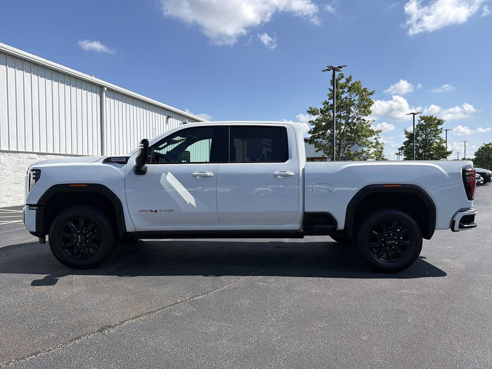Used 2025 GMC Sierra 2500 AT4 w/ AT4 Premium Plus Package AWD/4WD image 31