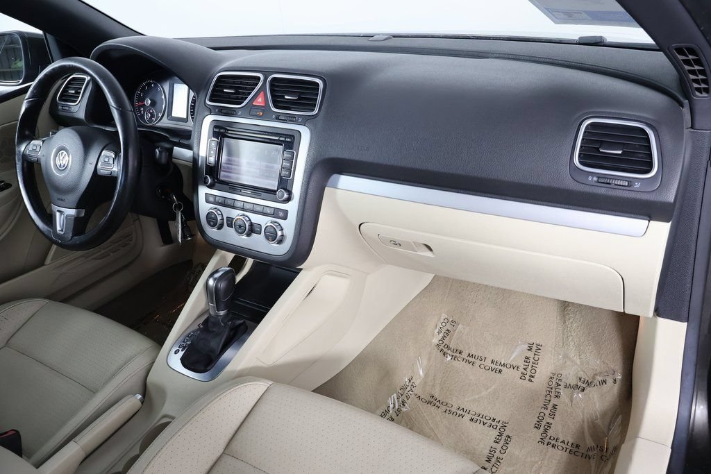 Used 2013 Volkswagen Eos Komfort FWD image 8