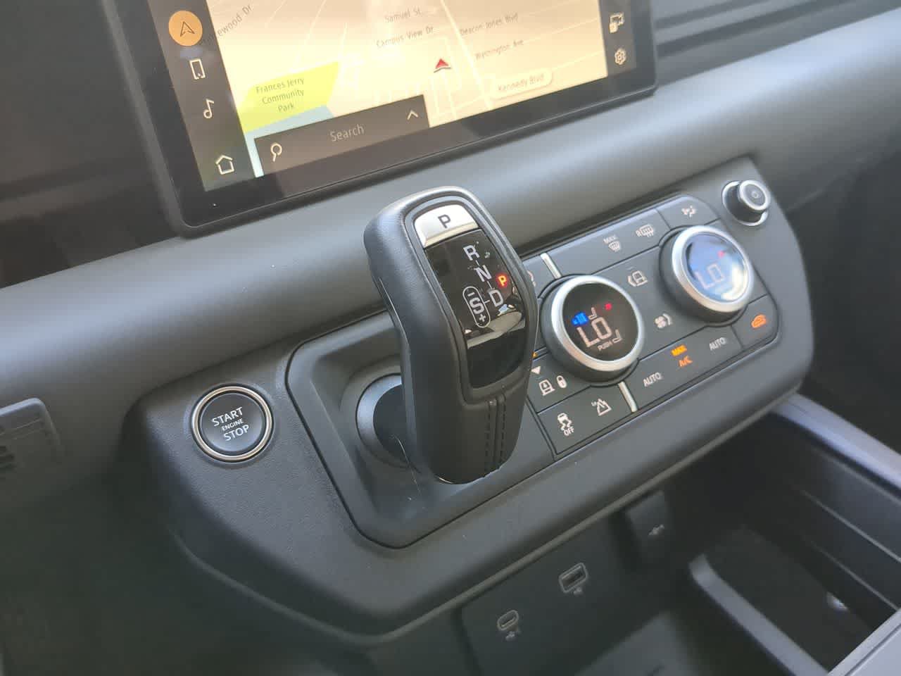 Certified 2024 Land Rover Defender 110 X-Dynamic SE AWD/4WD image 32