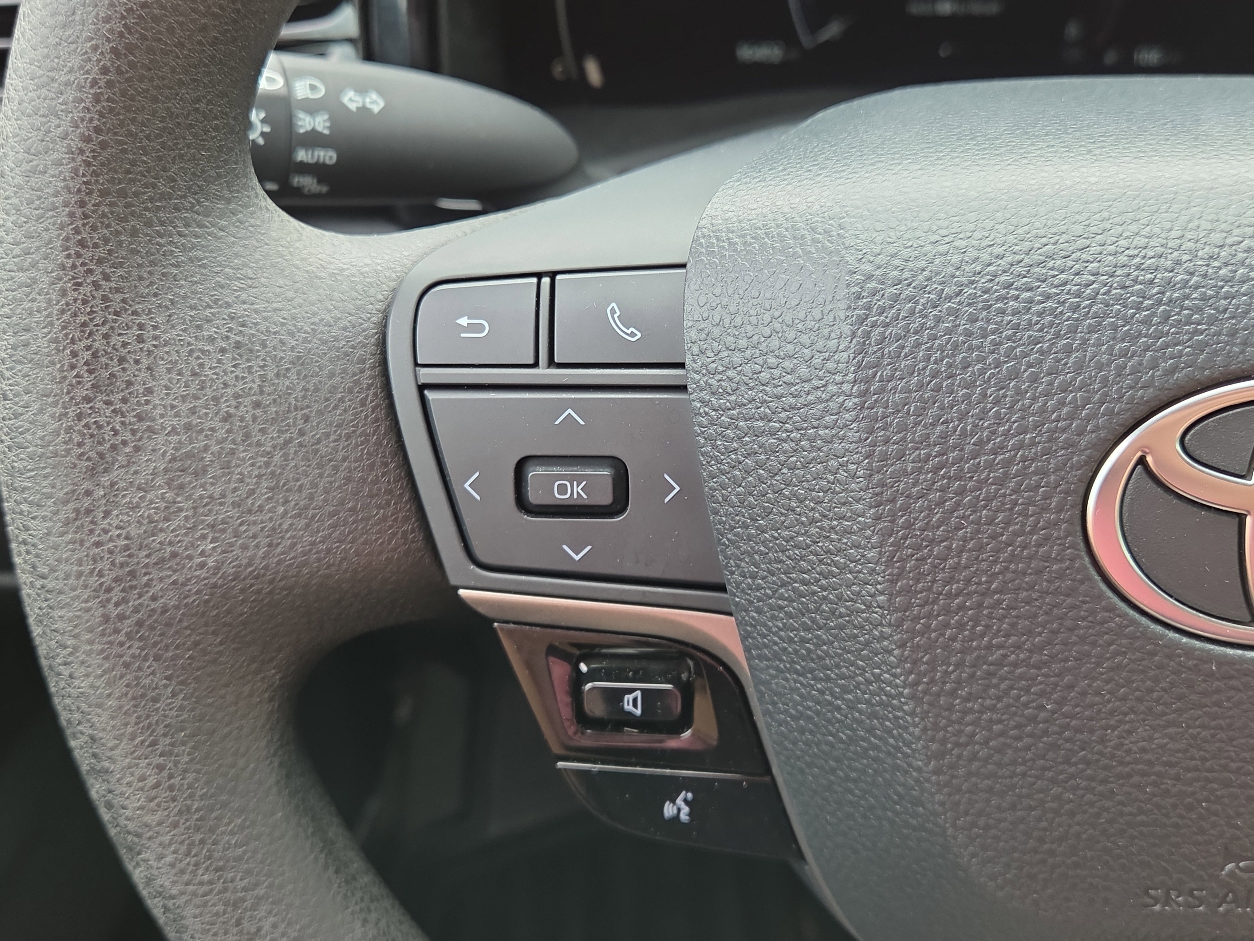 Used 2025 Toyota Camry LE FWD image 19