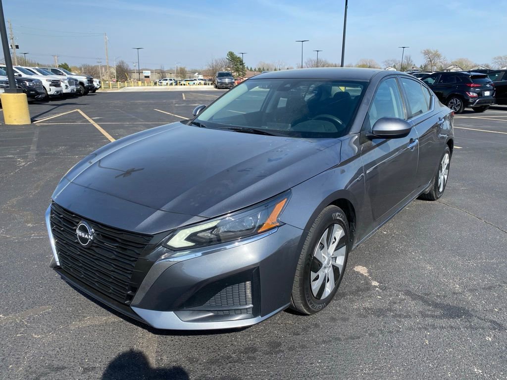 Used 2023 Nissan Altima 2.5 S image 5