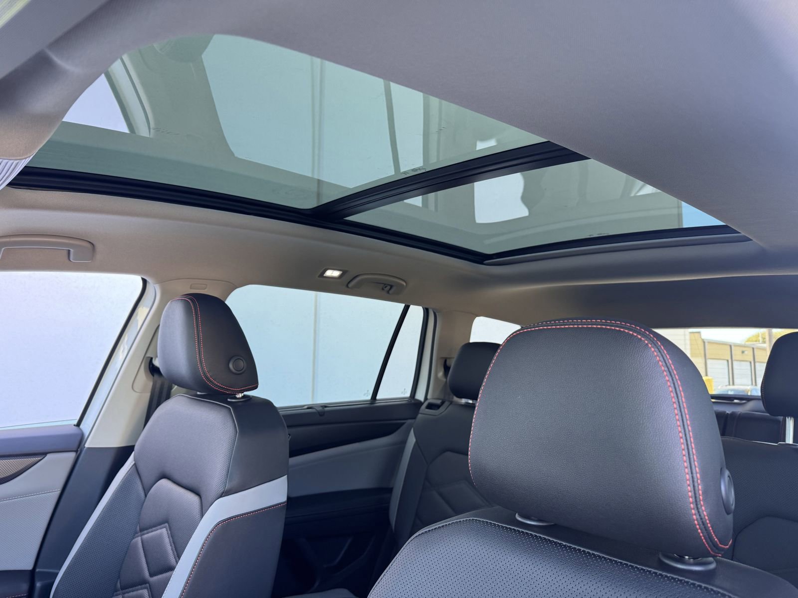 New 2026 Volkswagen Atlas Peak Edition image 23