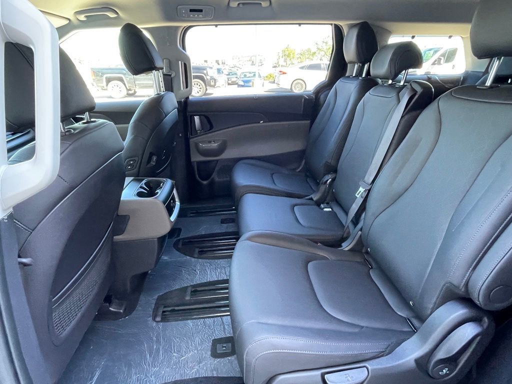 New 2026 Kia Carnival EX image 22