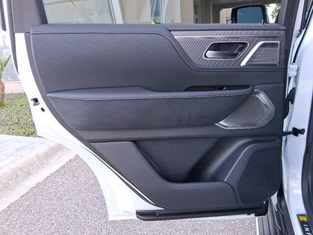 New 2026 INFINITI QX80 Autograph w/ Premium Cargo Package AWD/4WD image 25
