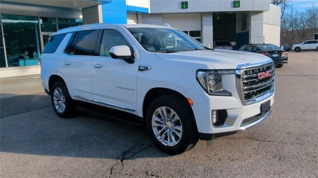Used 2024 GMC Yukon SLT image 2