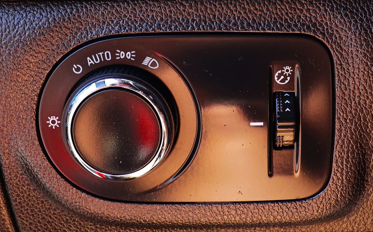 Used 2019 Chevrolet Cruze LS w/ LS Convenience Package FWD image 42