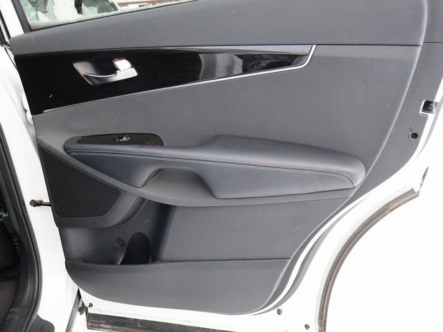 Used 2019 Kia Sorento EX image 13
