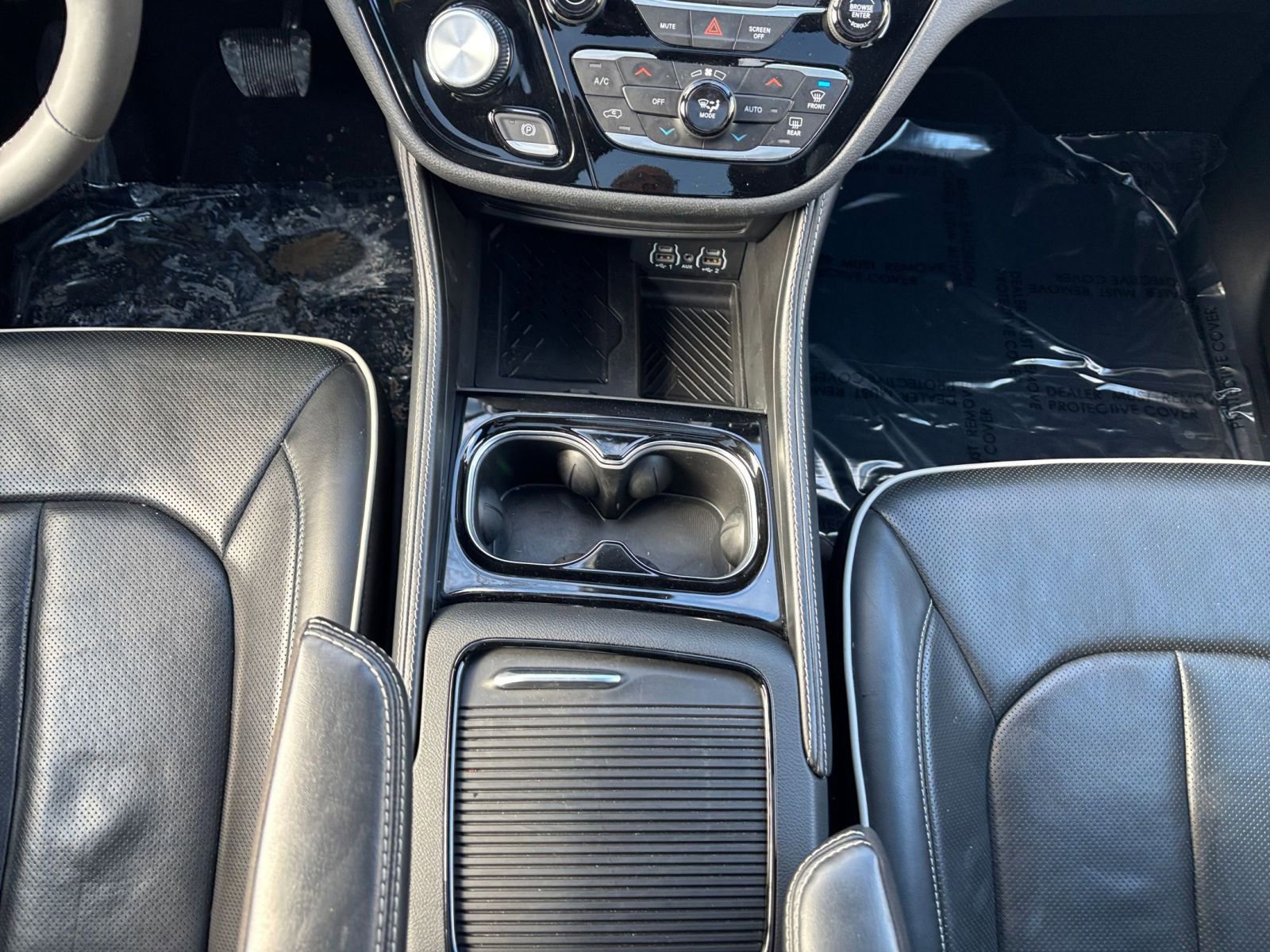 Used 2025 Chrysler Pacifica Limited image 46