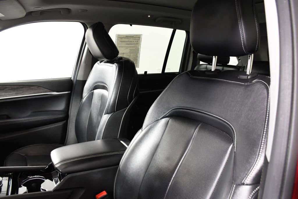 Used 2022 Jeep Grand Cherokee Limited 4xe w/ Luxury Tech Group II image 17