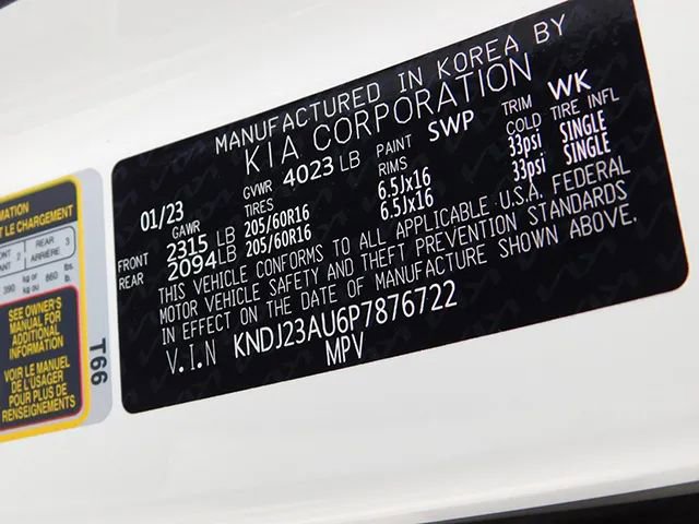 Used 2023 Kia Soul LX w/ Option Group 015 FWD image 22