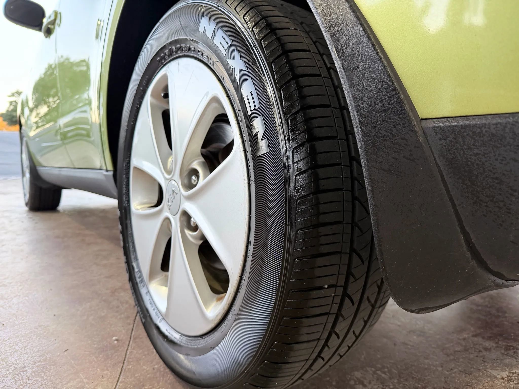 Used 2015 Kia Soul EV image 23