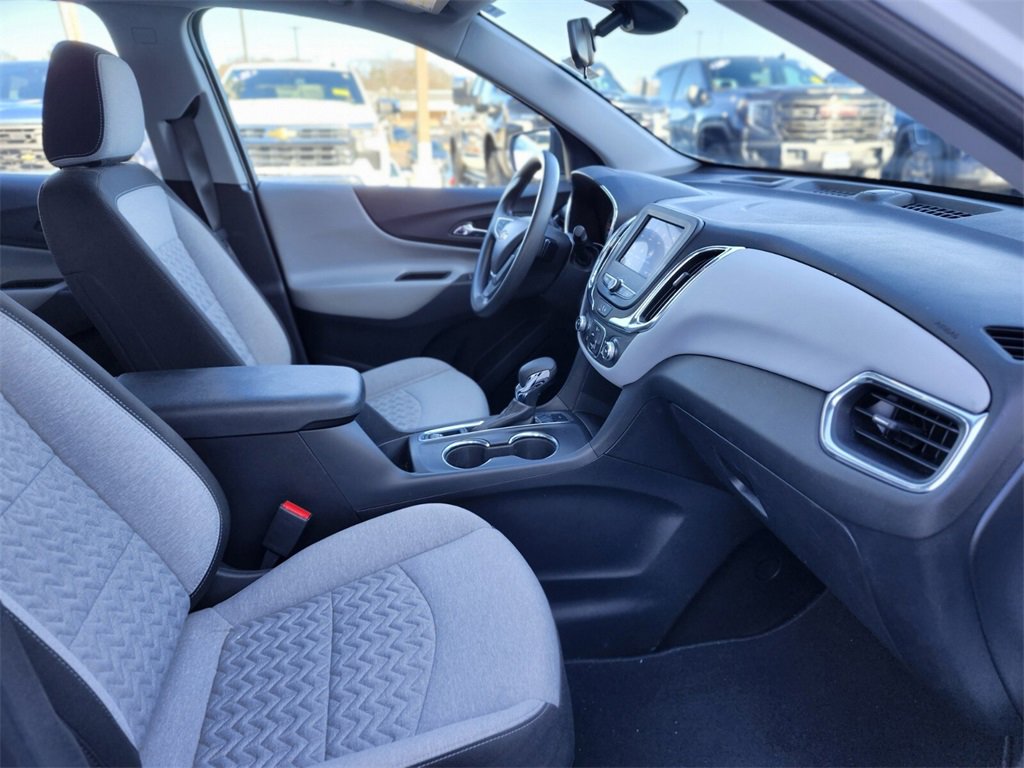 Used 2022 Chevrolet Equinox LS image 6