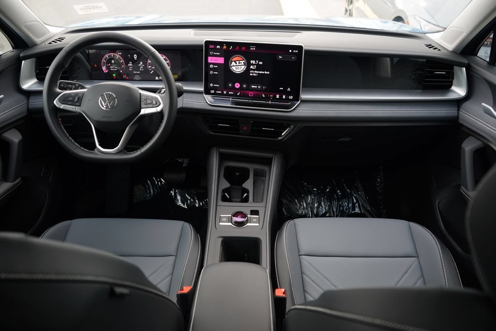 New 2026 Volkswagen Tiguan SE AWD/4WD image 8