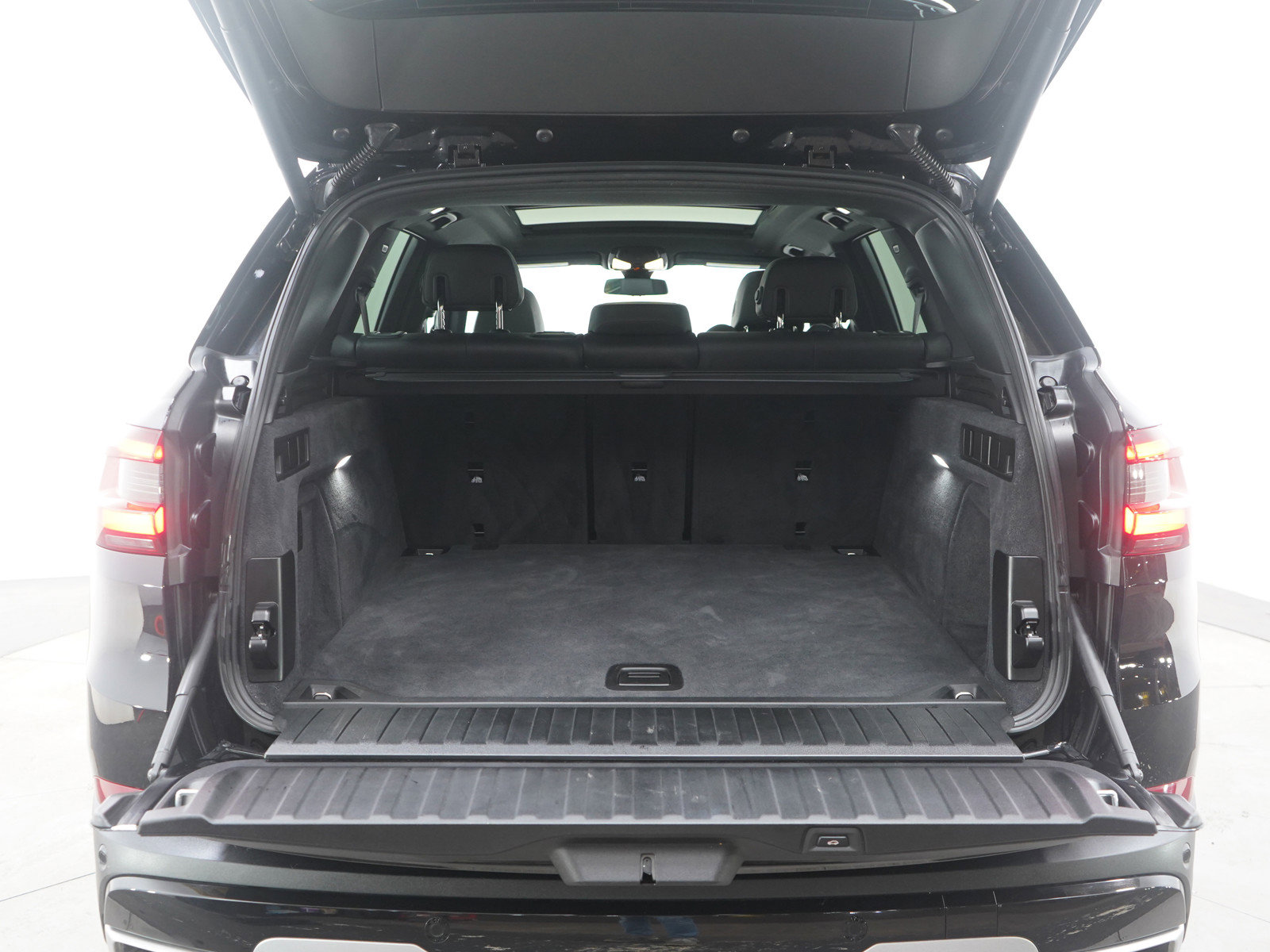 Used 2019 BMW X5 xDrive40i w/ Convenience Package image 17