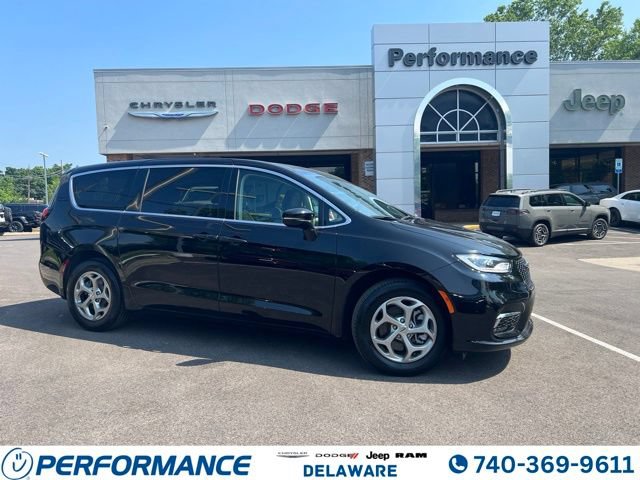 Used 2024 Chrysler Pacifica Limited