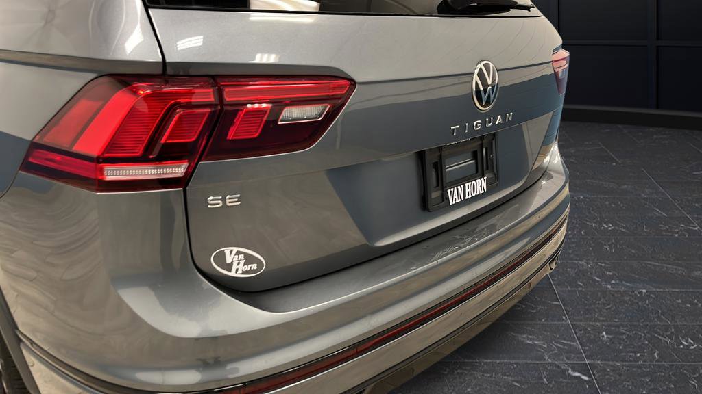 Used 2024 Volkswagen Tiguan SE R-Line FWD image 34